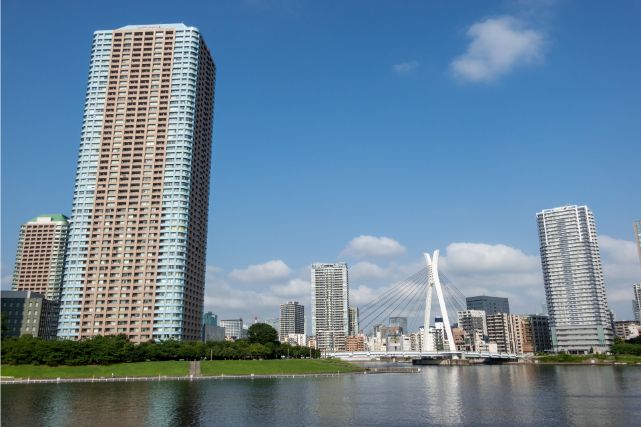 マンション内のエレベーター乗り場