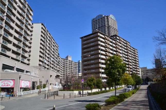 駅の近くのマンション
